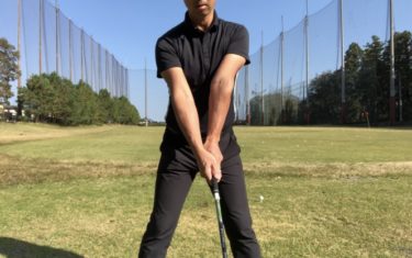 ゴルフ|アドレス時の肘の向きの正解を教えます。理由とポイント。