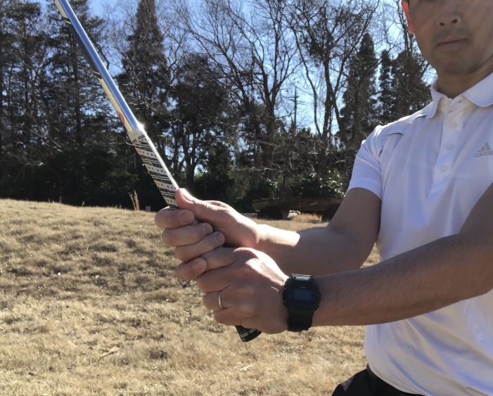 ドライバーとアイアンで握り方を変えるのはアリか ナシか