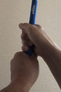 ゴルフ 左手の親指の付け根が痛い グリップの握り方に問題