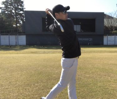 【マル秘】冬ゴルフでのウェアの考え方。超スイングしやすくなる。