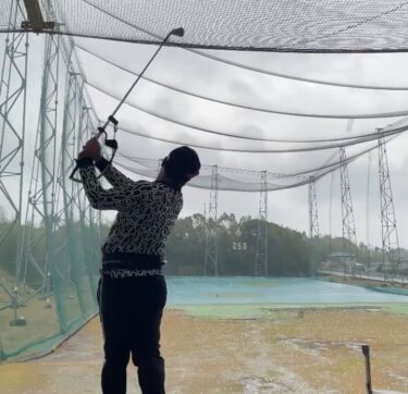 【安定感抜群】ノー リスト ターン スイングの打ち方。3つのポイント