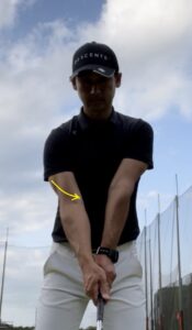 ゴルフスイングの右肘の使い方 細かく 写真図解 で解説
