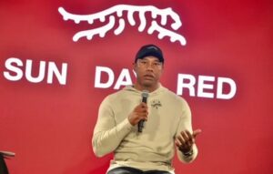 SUN DAY RED サンデーレッド　タイガーウッズ　パーカー タイガー・ウッズ “虎ロゴ”の新ブランド「Sun Day Red」 【PGA